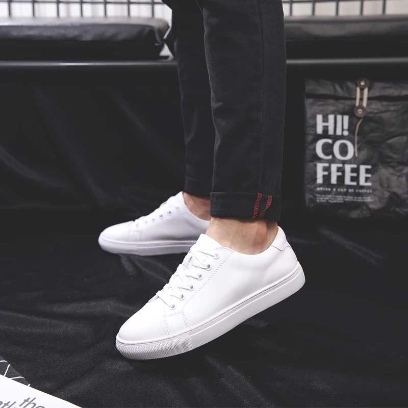 LAISUMK الرجال الأحذية عارضة أحذية رياضية بيضاء الذكور الفاخرة العلامة التجارية حقيقية الجلود شقة أحذية تزلج أخفاف zapatos هومبر رياضية الصبي