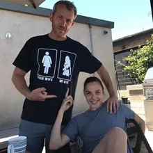 Чудо-Женщина Gal Gadot моя жена ваша жена хлопок Забавные футболки с коротким рукавом для мужчин Джерси хлопок