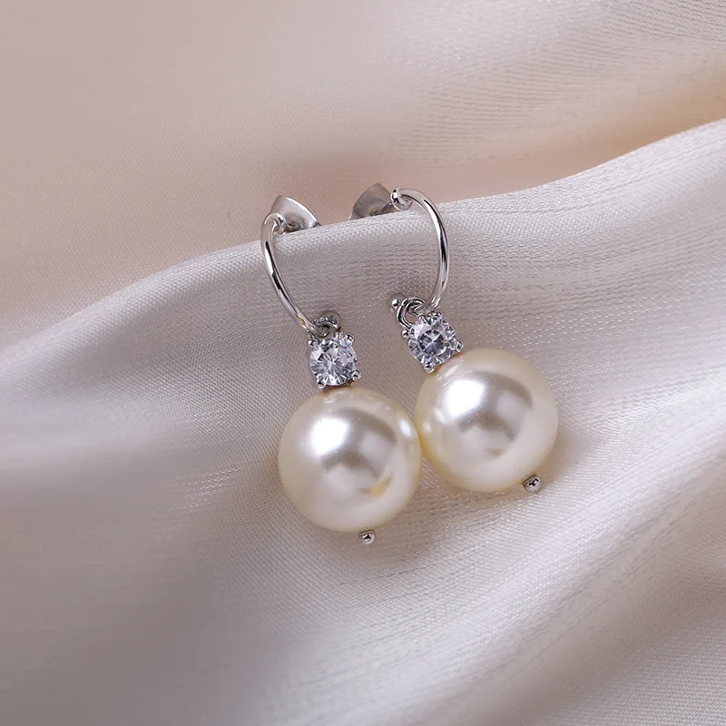 

Europe and America pearl zirconium earring earrings with elegant and simple style