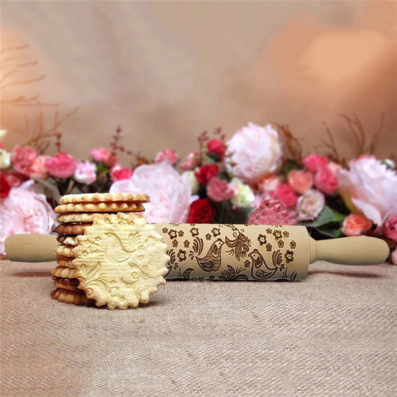 

Christmas Rolling Pin Engraved Carved Wood Embossed Rolling Pin Kitchen Tool Rouleau a patisserie Rolo de massa Baking tools 40
