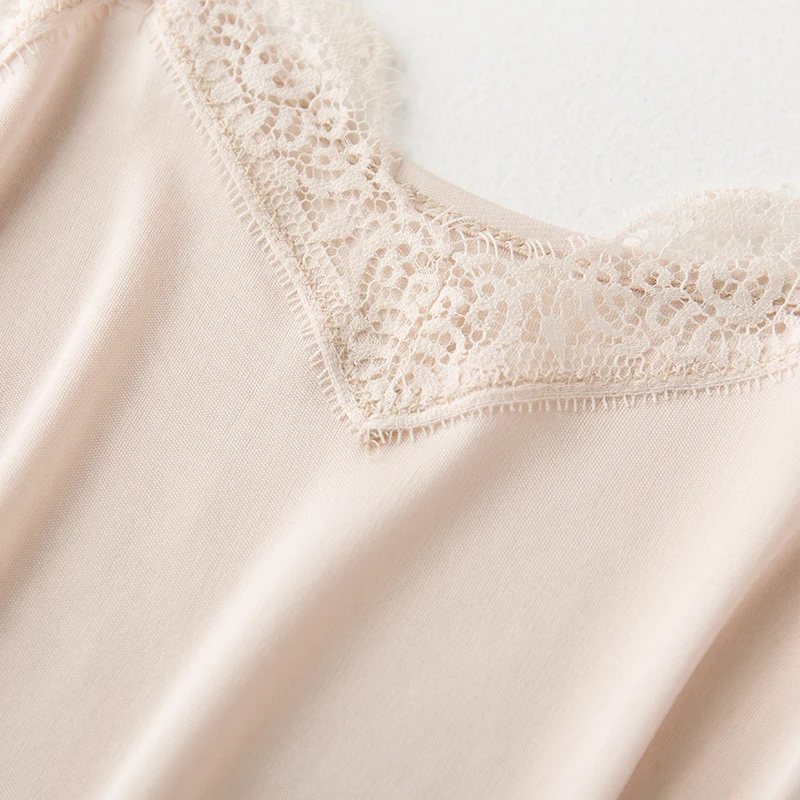 Women's Silk Sling Eyelashes Small Camisole Underwear Girls Summer Light Lace Breathable Natural Silk V-Neck Backless Tracksuit Women's Silk Sling Eyelashes Small Camisole Underwear Girls Summer Light Lace Breathable Natural Silk V-Neck Backless Tracksuit
