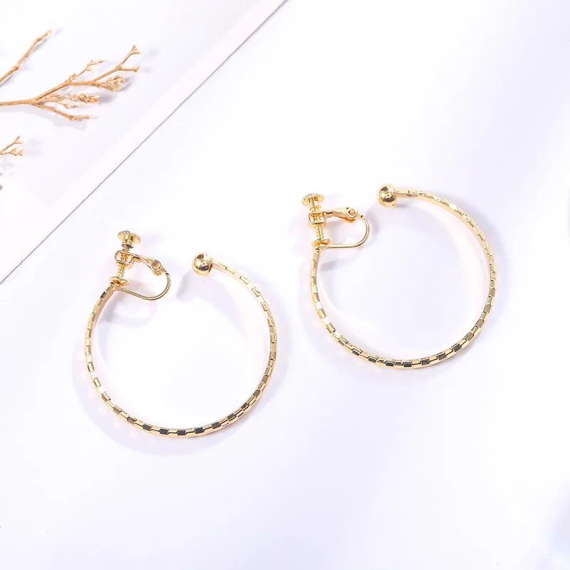 

Richight-ES0540 Fashion Vintage Big Circle Earrings Clip Simple Clip on Earrings Non Pierced Earrings for Women Delicate Jewelry