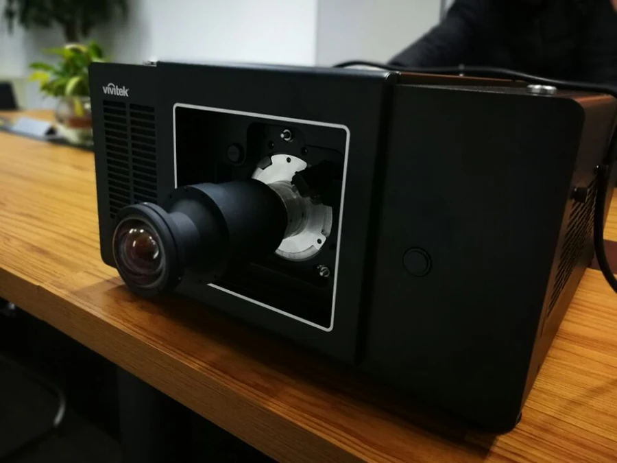 Optional Lens for Brand Large Venue Projectors (17)