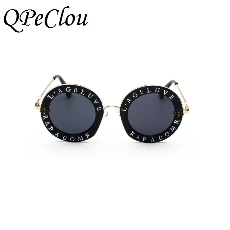 QPeClou брендовые Круглые Солнцезащитные очки с буквенным принтом, женские модные солнцезащитные очки с украшением в виде пчелы, мужские новые популярные очки унисекс UV400