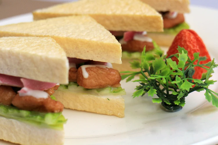 Модель еды модель сэндвич дисплея имитация курицы сандвич образец десерта окно