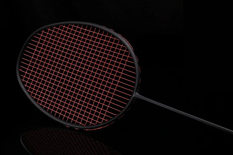 Сверхлегкий 6U 72 г и 4U 82 г нанизанная ракетка для бадминтона Professional Carbon Badminton Racquet 22-30 LBS free Grips and Wristband