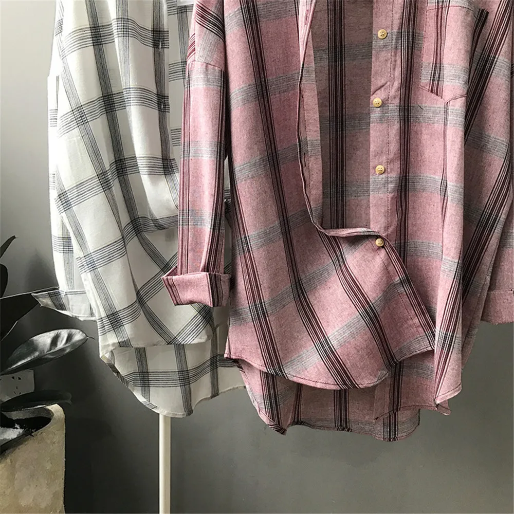 Big Loose women plaid blouses shirts 2018 Women Office Air Conditioner Blouse Shirt Female Outerwear Casual Pocket Shirts (15)