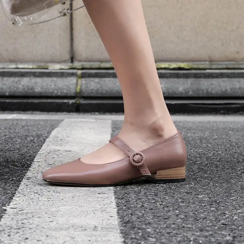 Krazing Pot/; женские туфли-лодочки из натуральной кожи с круглым носком, пряжкой и ремешками; мягкие туфли на низком квадратном каблуке; Туфли mary jane с закрытым носком; l24 - Цвет: pink gray