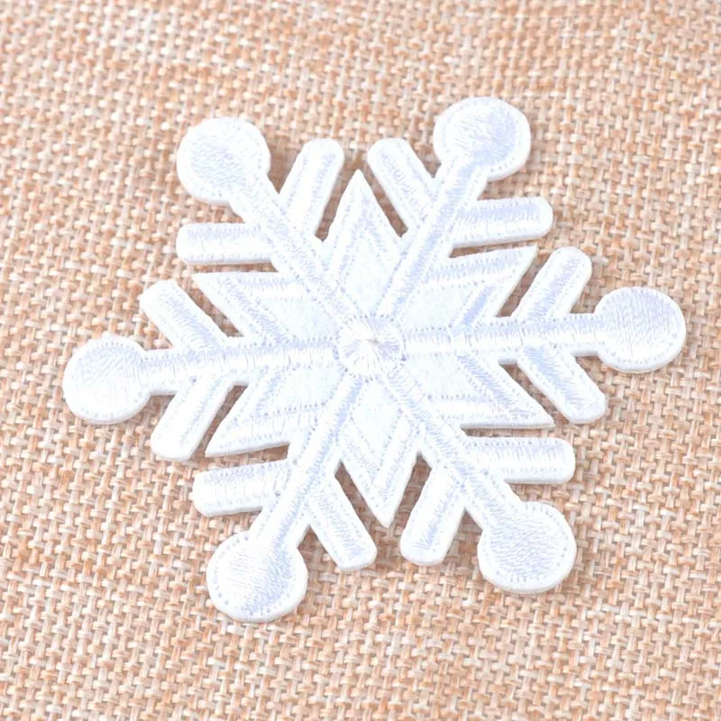 

5pcs Snowflake pattern patches Iron On Patch Embroidered Applique Patch Clothes Stickers DIY Apparel Accessories 5cm cp1810