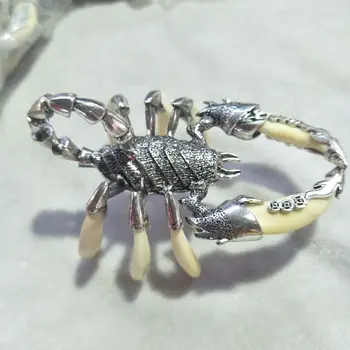 

2019 China Teeth of Wolves Tibetan Silver Scorpion Pendant Decorate Statue Collection Toys Kids Gift