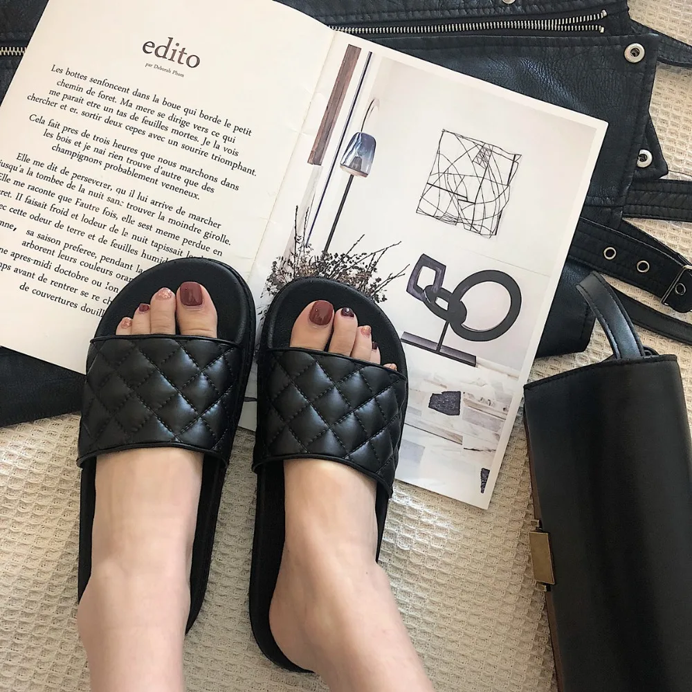 

Summer 2019 new fashion lattice platform slippers comfortable soft bottom beach slippers large size 9 10 40 41.