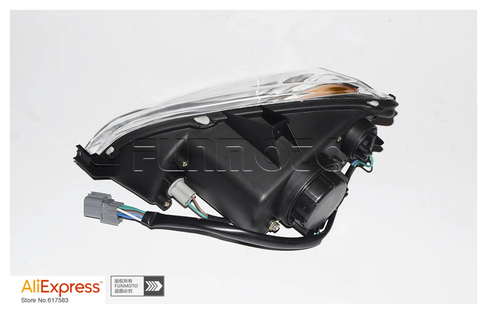 Правая фара CF MOTO/CF800/CFX8/CF800-2 номер детали 9060-160120-2000 это водонепроницаемый штекер