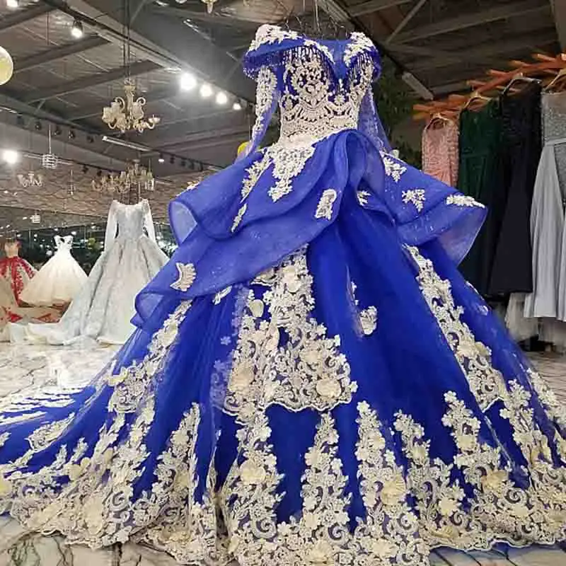 Шикарные бальные платья