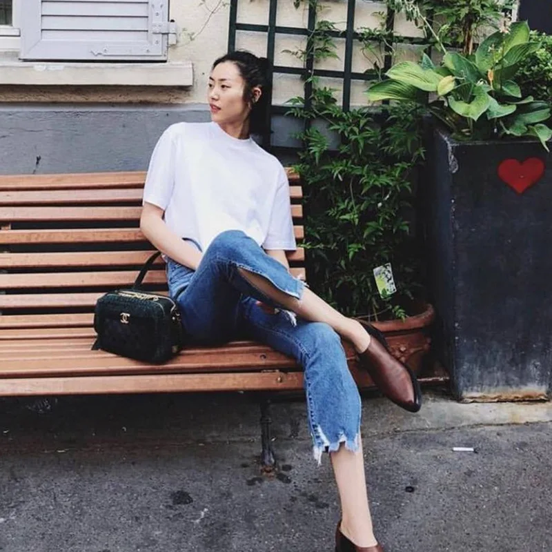

Spring Summer 2019 Big Cousin's Jeans with Flexible Bomb and Slender Blue Nine-cent Washed Fake Zippers Pockets Women Jeans