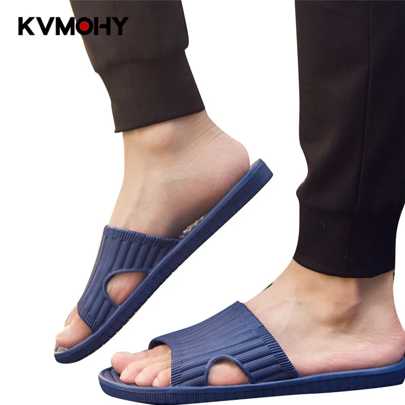 NEW Summer Men Flip Flops Fashion Male Flat Bath Slippers NEW Summer Men Flip Flops Fashion Male Flat Bath Slippers