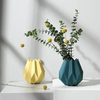 

Ceramic Vase Modern Fashion Ceramic Desktop Home Decoration Origami Vase Flower Room Learning Corridor Home Wedding Decoration
