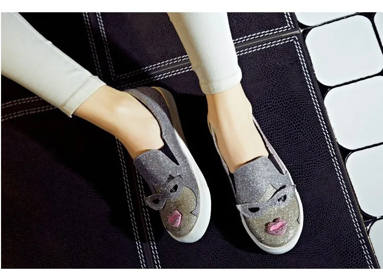 Новинка мультфильм Женская на плоской подошве, со стразами, обувь Обувь в горошек Весенние модели привлекательная повседневная обувь w635