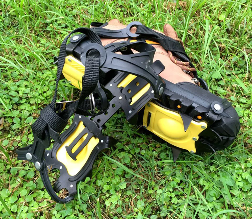 Pinça de Gelo Antiderrapantes de Alta Ajustável para Caminhadas Escalada ao ar Livre do Esqui Neve do Gelo 10 Dentes Garras Crampons Sapatos Qualidade da 11 High Quality Esporte e Lazer