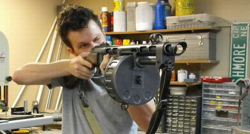 

Fallout III 3 G.E.C.K. Semi Automatic Scatterload Combat Shotgun Weapons Scale 1:1 3D Paper Craft Models Super Realistic 82cm