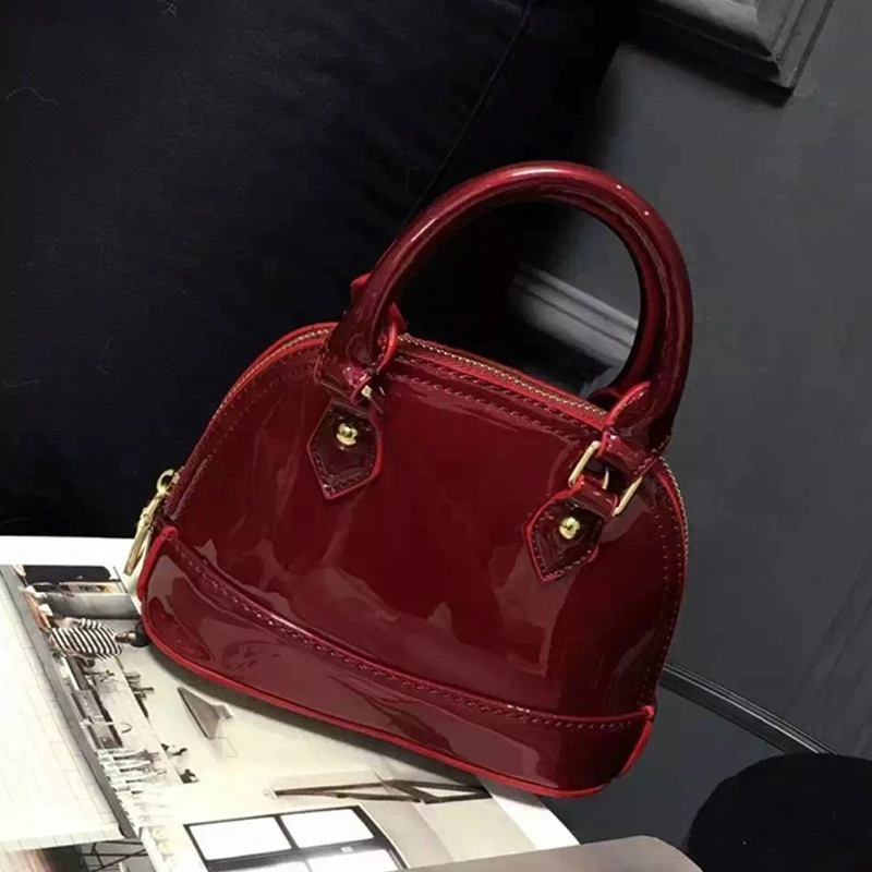 

Summer Brand Designer Women Handbags Vintage Red Patent Leather Women's Shell Bag with Chain Belt Lock Tote Mini Crossbody Bag