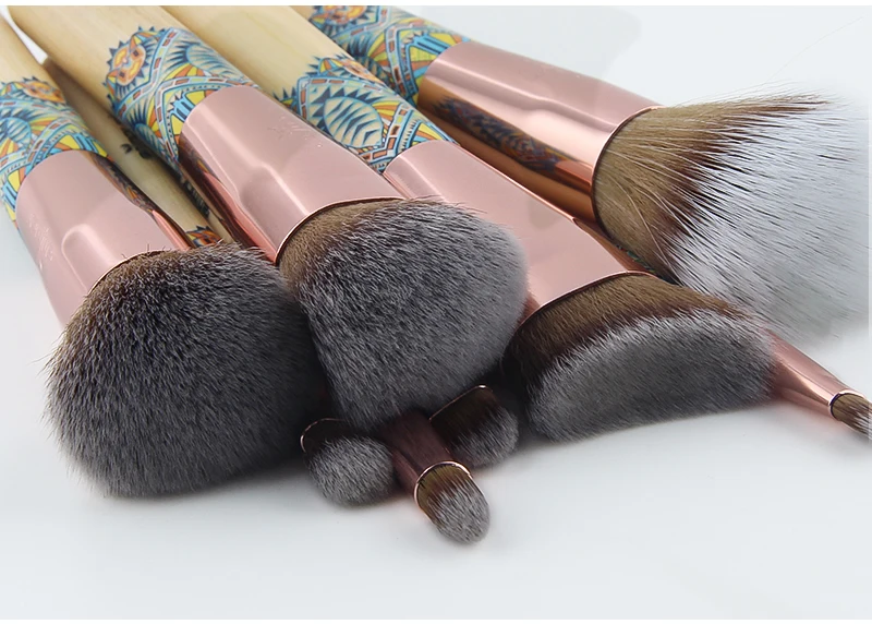 Makeup brushes (6)