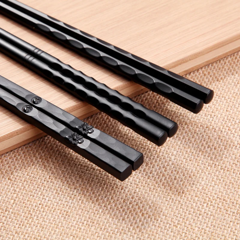 

Flower Pattern Chinese Chopsticks Black Color Non-Slip Durable Chopstick for Kitchen Hotel Restaurant