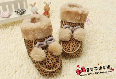 Бархатные зимние ботинки для маленьких девочек 0-1 лет зимняя обувь с хлопковой подкладкой Мягкая тканевая домашняя обувь для малышей - Цвет: Leopard grain