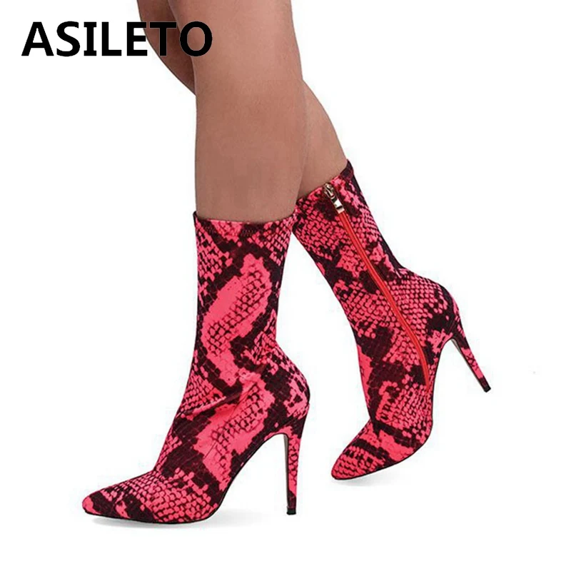 

ASILETO 2019 Snake Print Sock Boots Stretch Fabric Pointed Toe High Heels Zip Woman Ankle Boots Ladies Short Boots Green E176