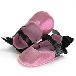 Новая модная детская обувь для маленьких девочек Милая PU Нескользящая Бабочка Дизайн Мягкая подошва обувь для кроватки прогулочные туфли
