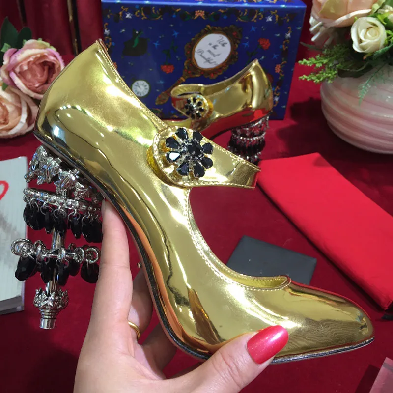 

Crystal High Heel Woman Shoes Brand Hot Buckle Design Gold Leather Women Pumps Slip On Stiletto Metal Decor Wedding Party Shoes