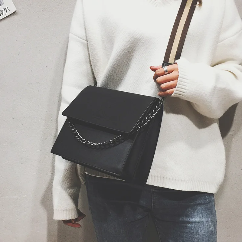 عارضة الصلبة بو الجلود رفرف حقيبة يد المرأة سلاسل شريط عرض حزام Crossbody حقائب للنساء كبيرة قدرة حقيبة كتف الفتيات