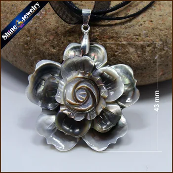 

SorcerKeeper Black Natural Mother of Pearl SeaShell Hand-carved Flower Necklace Pendants Vintage Bijoux Women Jewelry BS095