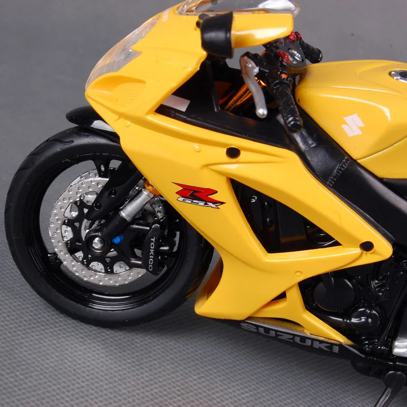 Мотоциклетная модель велосипеда Maisto 1:12 SUZUKI GSX R600 бесплатная доставка 31152|maisto