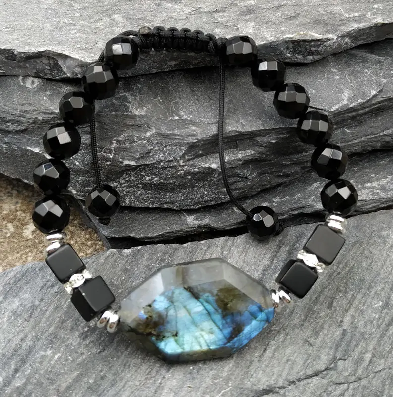 

Natural Labradorite Stone Cube Stone Beads Bracelet Adjustable M0040