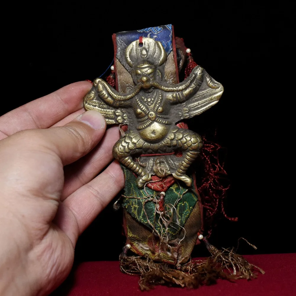 

Christmas Tibetan Buddhism Silk Bronze Redpoll Winged Garuda Eagle Buddha Statue Pendant Halloween