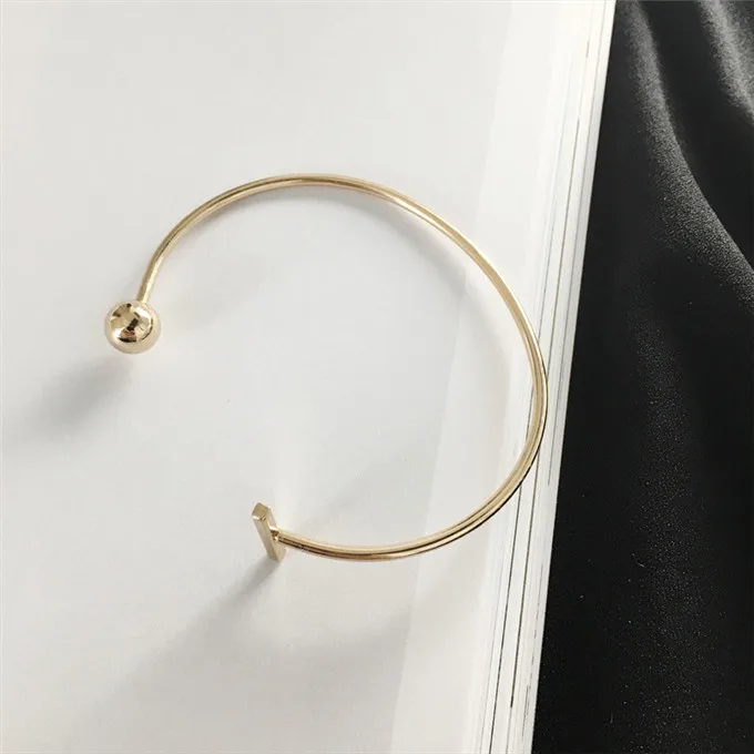 g (2)
