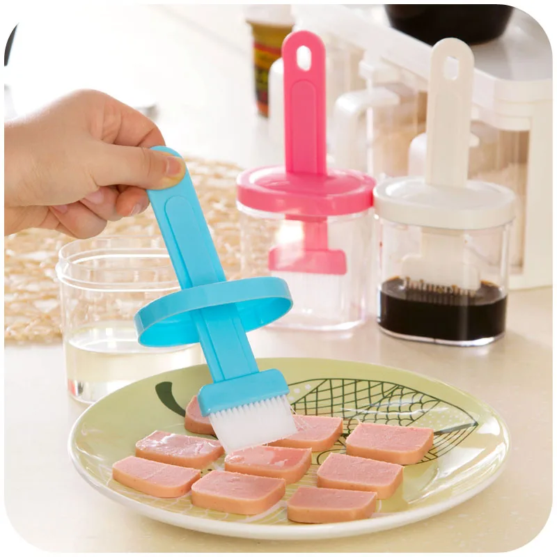 

PP plastic Barbecue brush with lid seasoning bottle kitchen baking oil brush bbq accessories grilling cooking tools