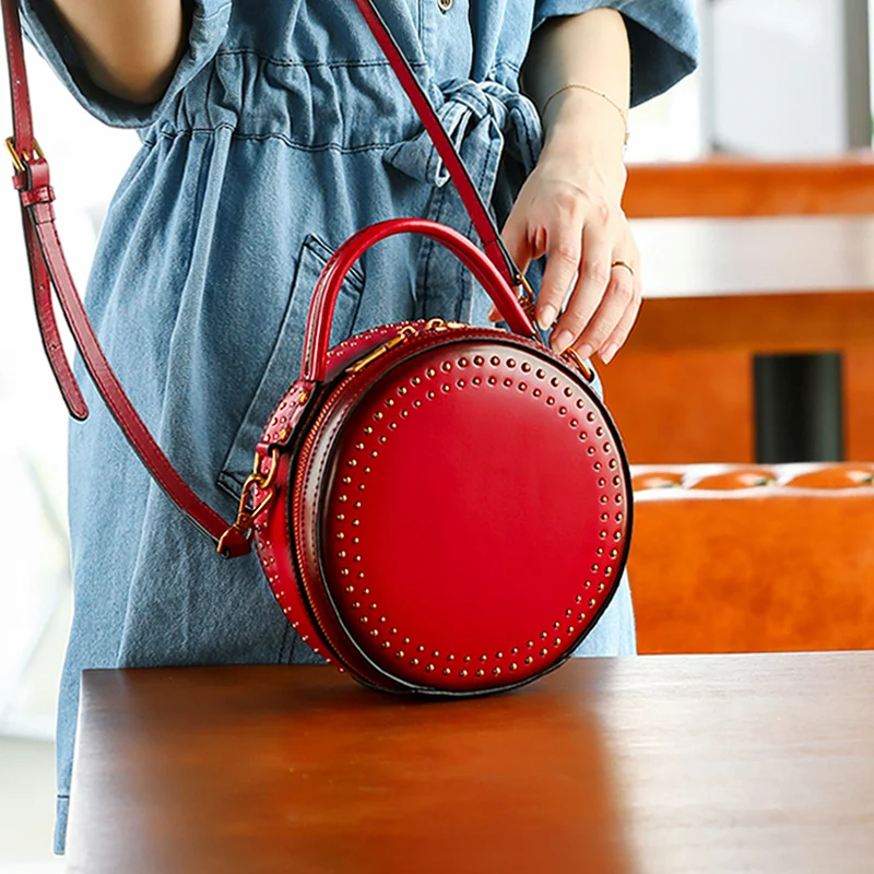 

2018 Fashion Women's Rivet Messenger Bags Genuine Leather Circular Handbags Brand Casual Shoulder Crossbody Bag for Girls Bolsa