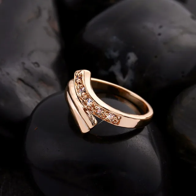 Crazy Feng 2017 Unique Design Bend Gold-color Ring Fashion Crystal Jewelry Rings For Women Bridal Wedding Ring Lovers’ Gift