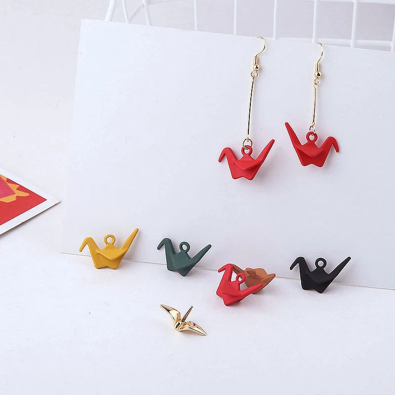

Diy jewelry making 40pcs/lot Rubber paint cartoon Paper crane shape alloy floating locket charms fit earring/keychain pendants