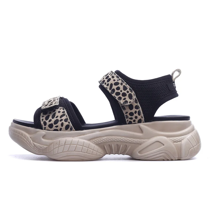 Sandalias mujer/; женская обувь; кроссовки на платформе; модная брендовая Летняя обувь; zapatos de mujer; женская обувь на массивном каблуке; леопардовая обувь; Цвет Серебристый - Цвет: Бежевый
