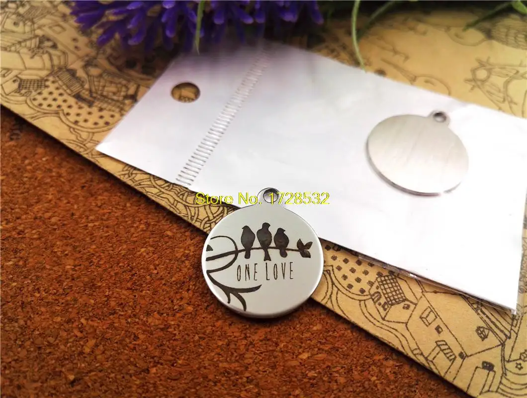 

20pcs--20mm stainless steel circle round "one love"one side DIY Charms Pendants