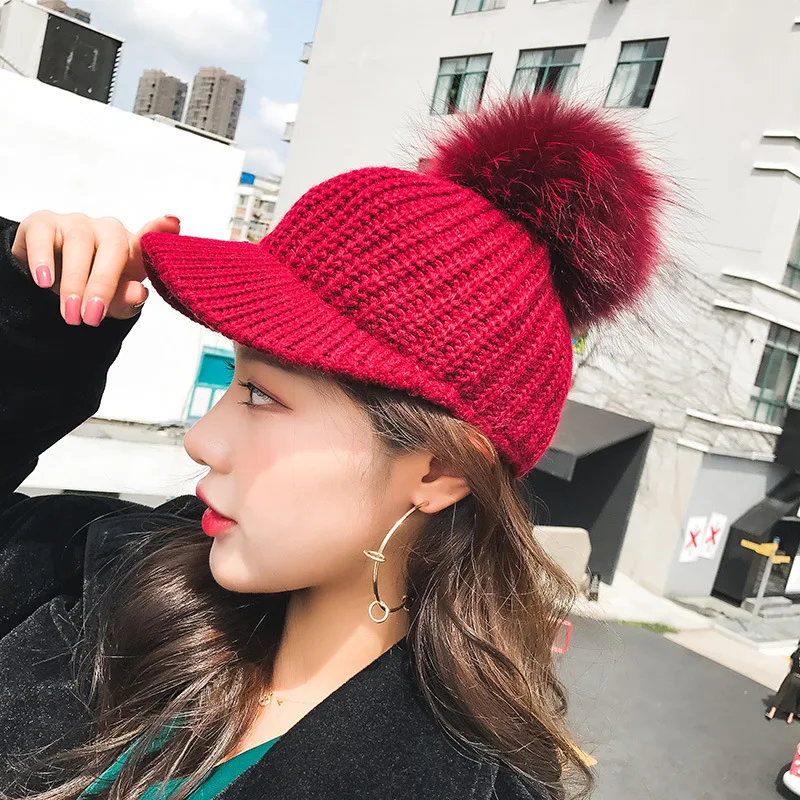 кепка с помпоном женская зимняя. вязаная кепка. зимняя шапка с козырьком женская. кепка с помпоном женская. шапка кепка с помпоном.