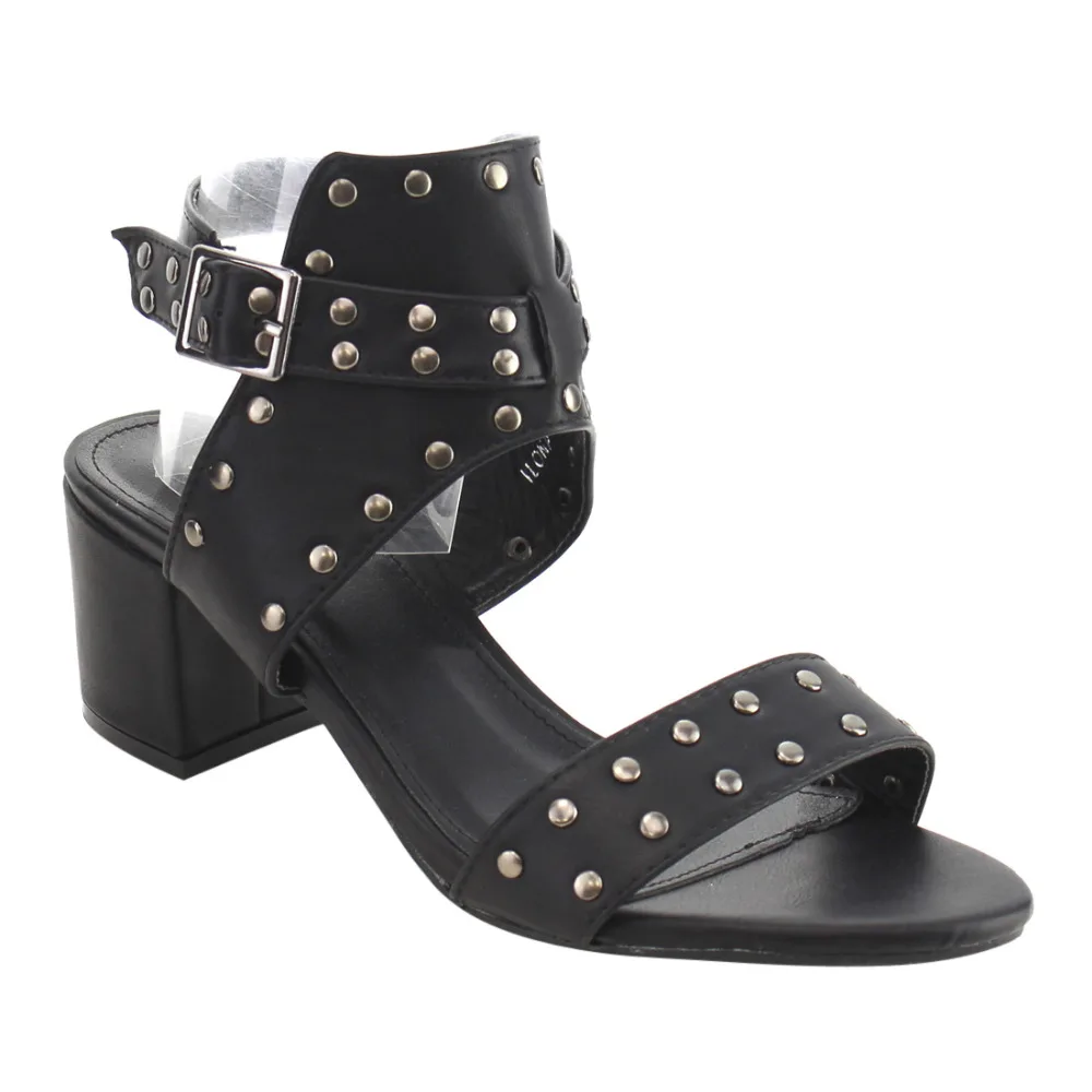 shoes with small block heel