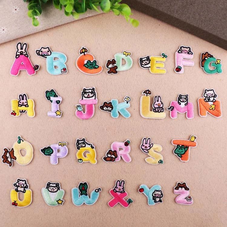 手紙バッジ刺繍アイアン上のパッチかわいい豚アップリケ子供の名前タグ服帽子バッグ装飾アルファベット工芸品 Patches Aliexpress