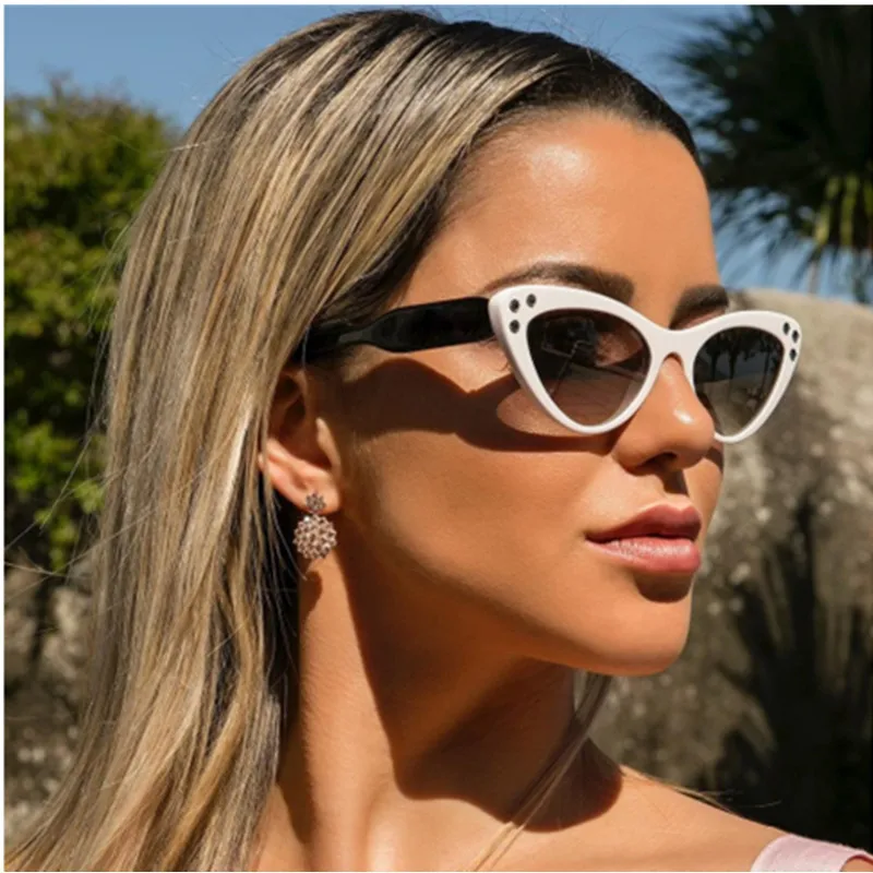 

2019 Fashion Cat Eye Sunglasses Ladies Brand Designer High Quality Luxury Rhinestone Trend Sunglasses Shades for Women UV400