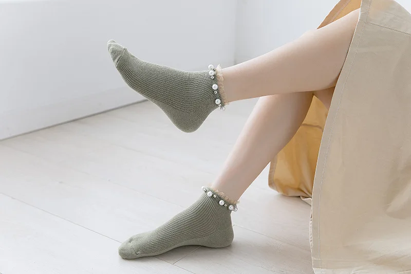 Женские модные носки, осень, новые кружевные однотонные Дышащие Короткие носки с жемчугом, хлопковые модные милые женские носки