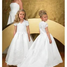 Новое прибытие белые/цвет слоновой кости первая встреча платья цветочницы для девочек Треугольный вырез шляпа с короткими рукавами бальное платье с кружевной аппликацией для свадебной вечеринки