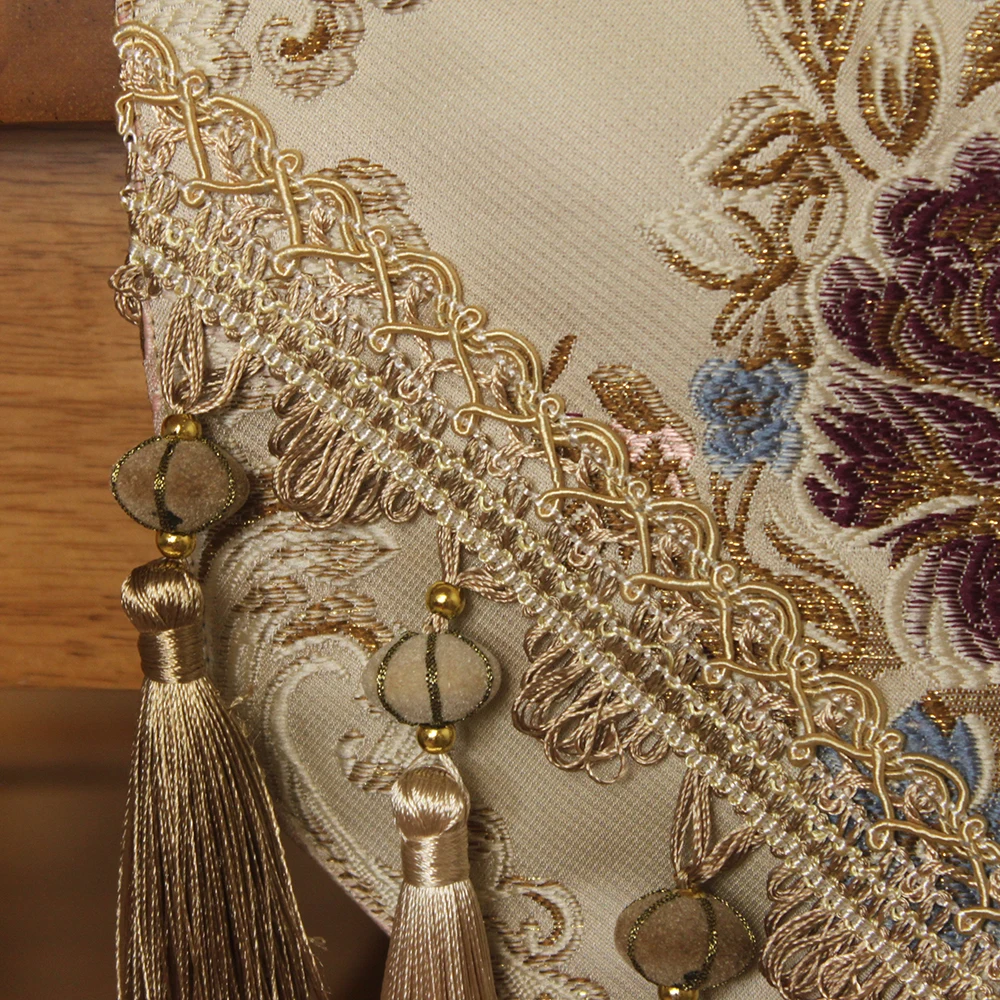 TC193_table_runner_8