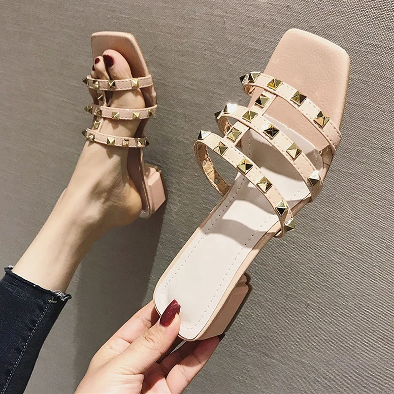 

2019 Summer Shoes Women Sandals Rivets Casual Summer Holiday Shoes Sexy Ladies Low Heels Sandals A1382